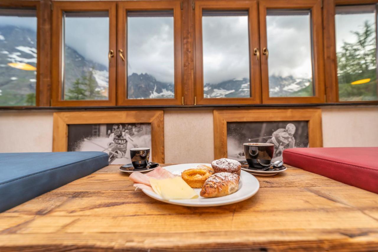 Hotel Petit Palais Breuil-Cervinia Esterno foto