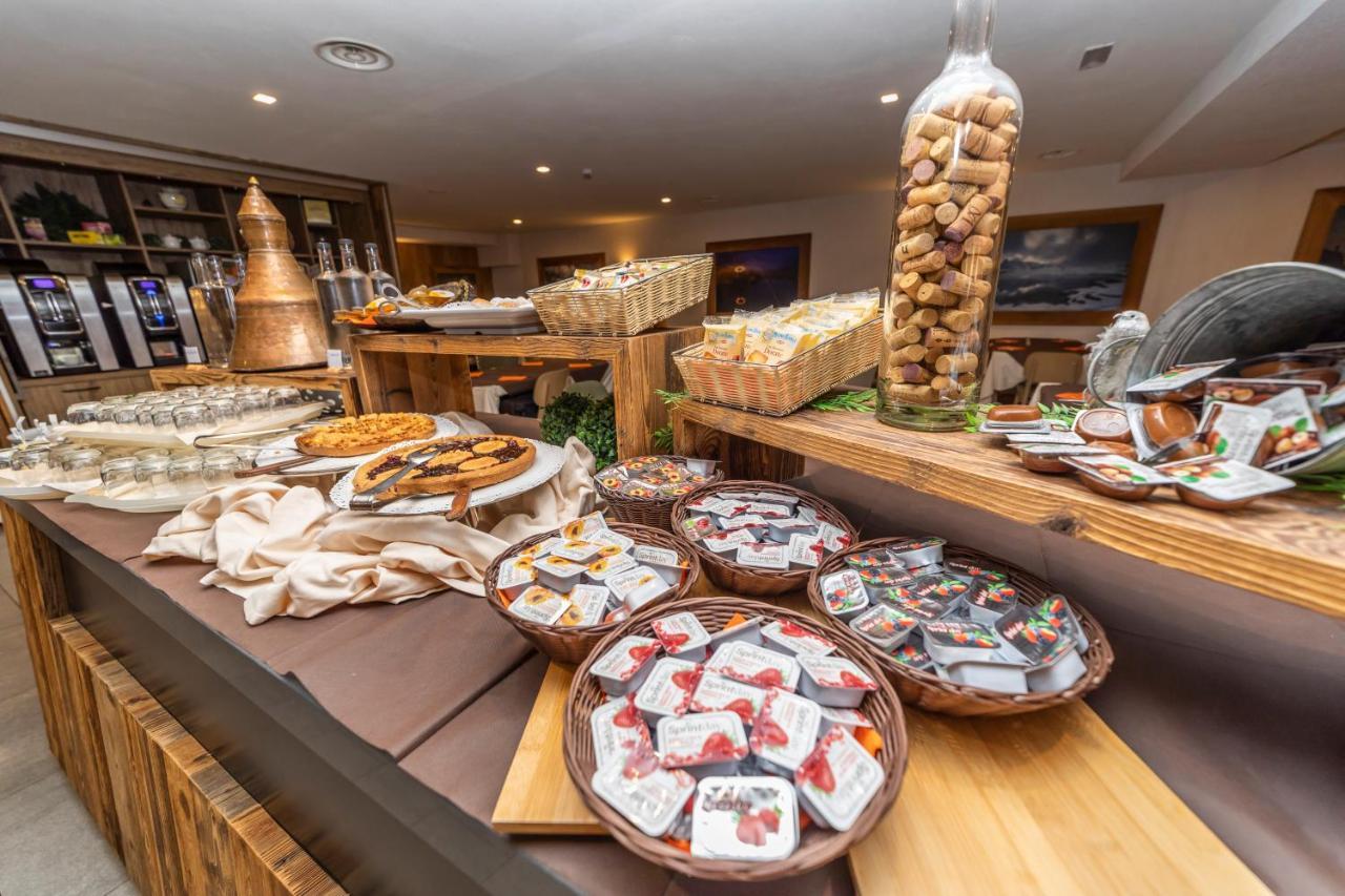 Hotel Petit Palais Breuil-Cervinia Esterno foto