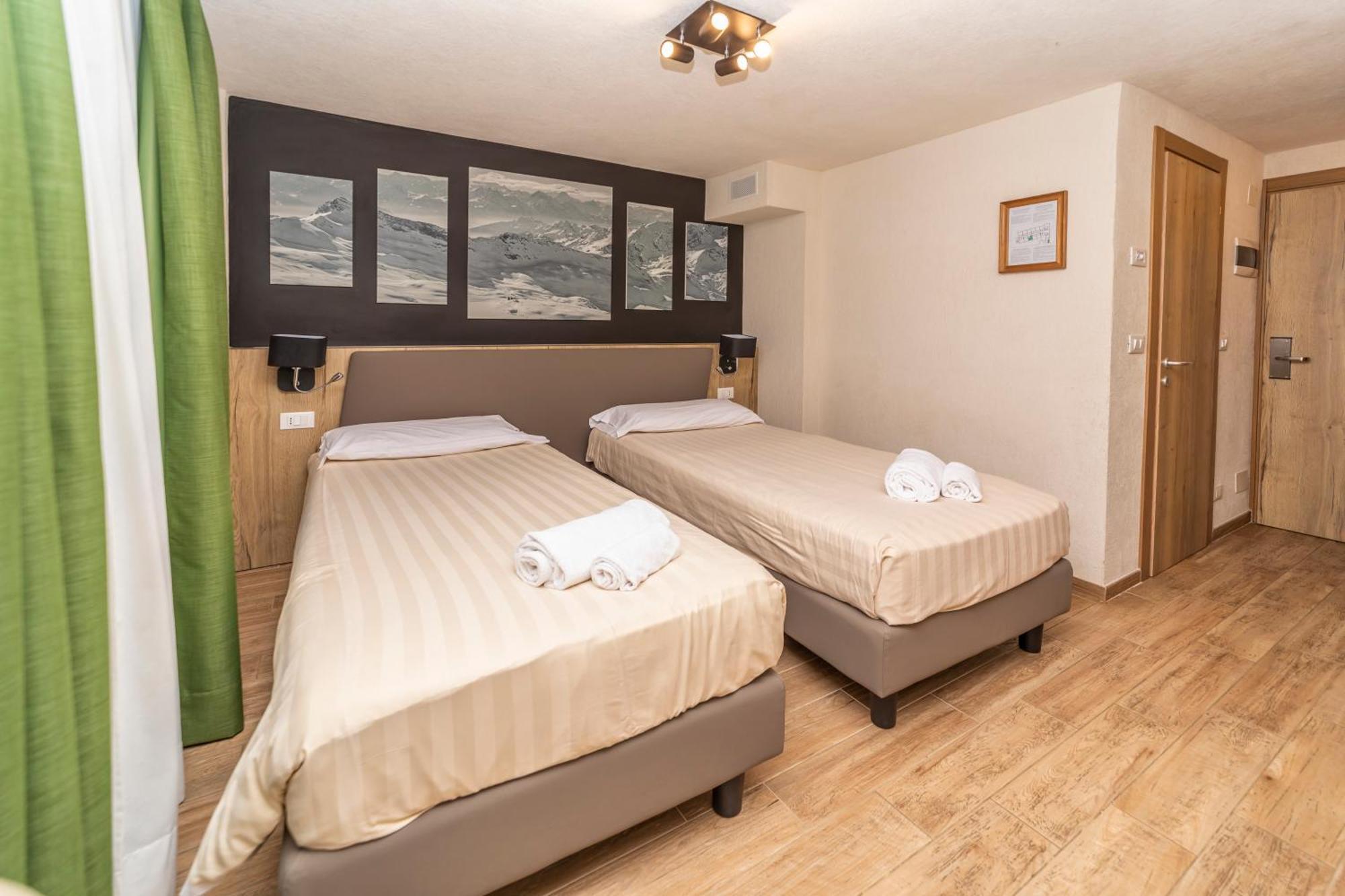 Hotel Petit Palais Breuil-Cervinia Esterno foto