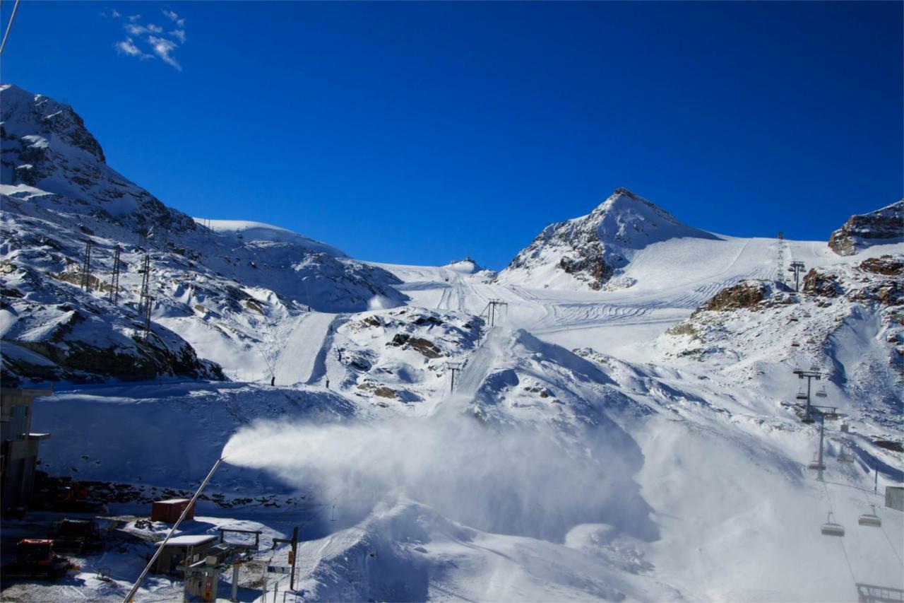 Hotel Petit Palais Breuil-Cervinia Esterno foto