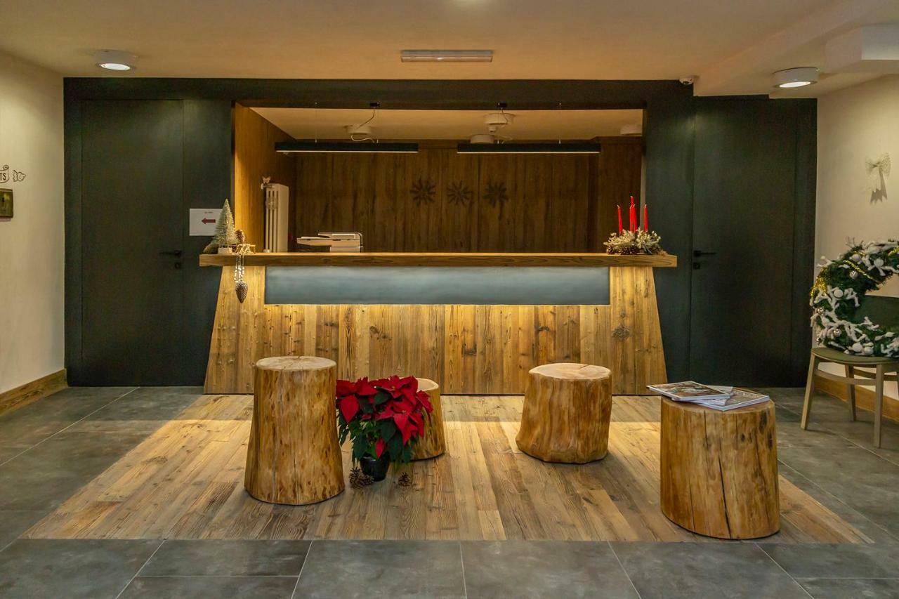 Hotel Petit Palais Breuil-Cervinia Esterno foto
